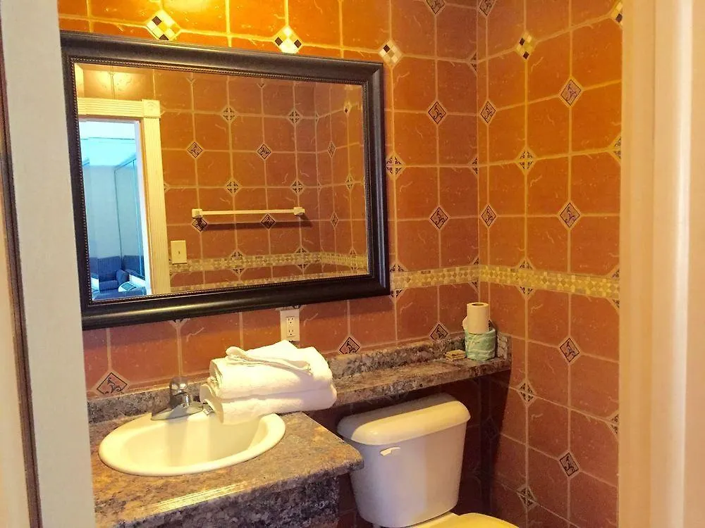 Deluxe Inn - Savannah
